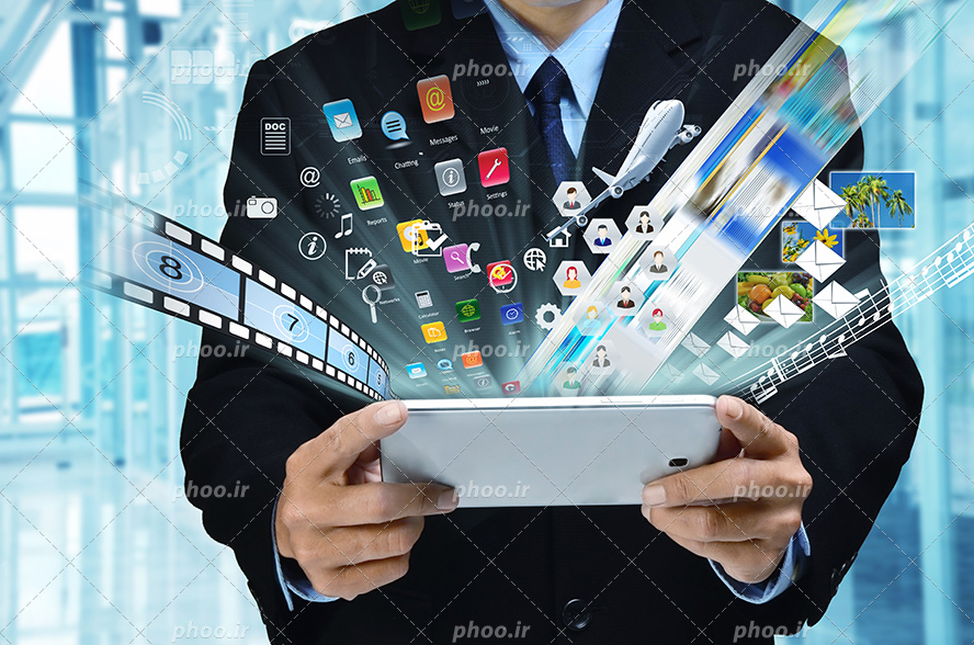 عکس با کیفیت گوشی در دست مرد با کت شلوار و خارج شدن برنامه ها و اپلیکیشن ها از داخل گوشی