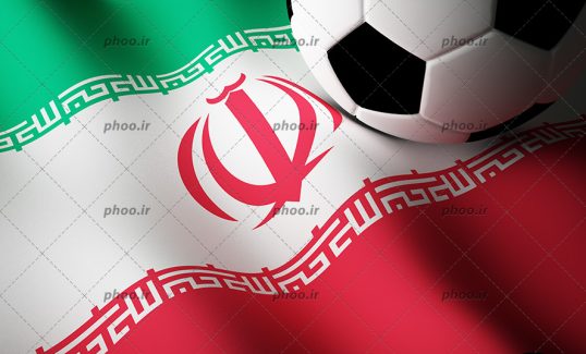عکس با کیفیت توپ فوتبال قرار گرفته بر روی پرچم ایران