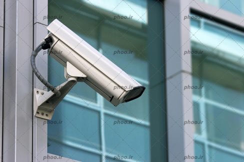 عکس با کیفیت دوربین مدار بسته روز و شب نصب بر روی دیوار ساختمان