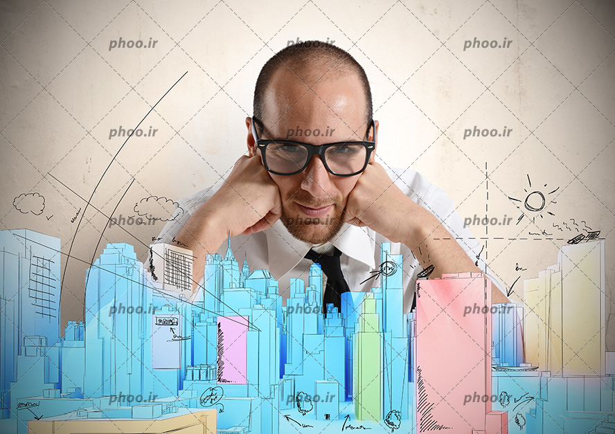 عکس با کیفیت اسکیس ساختمان های رنگارنگ و مرد مهندس در کنار آن ها