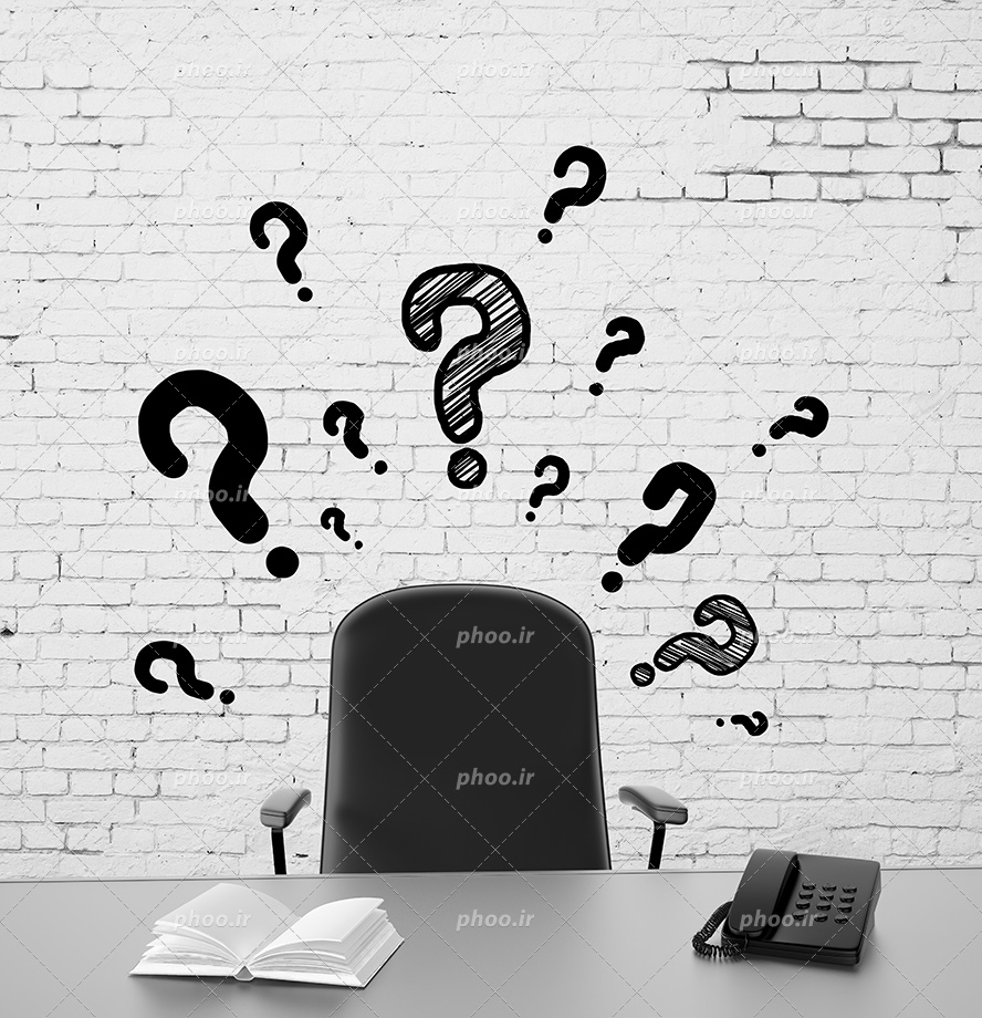 عکس با کیفیت علامت سوال های قرار گرفته بر بالای صندلی مشکی و کتاب و تلفن قرار گرفته بر روی میز