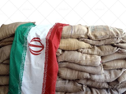 عکس با کیفیت پرچم مقدس جمهوری اسلامی ایران بر روی سنگر