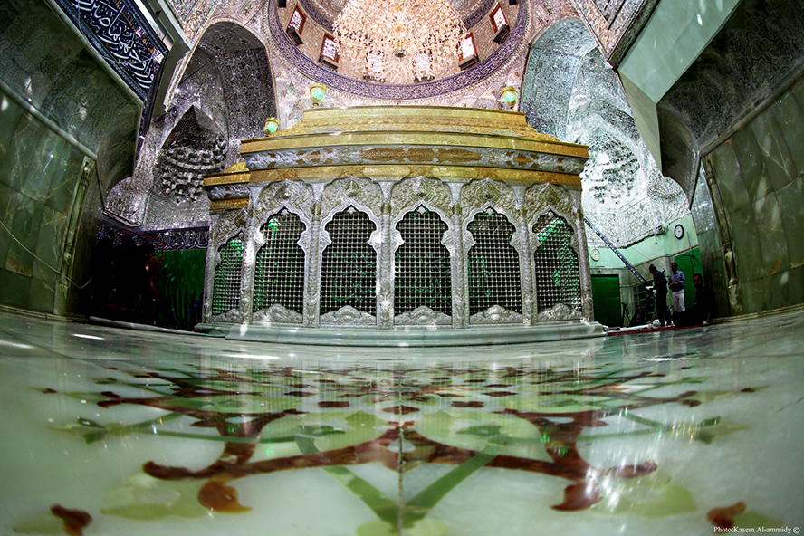عکس با کیفیت ضریح با شکوه امام حسین (ع) از زاویه پایین
