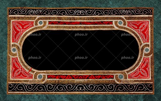 عکس با کیفیت قاب به رنگ قرمز و کادر مشکی و زمینه قاب به رنگ مشکی و قاب تزئین شده با خطوط اسلیمی