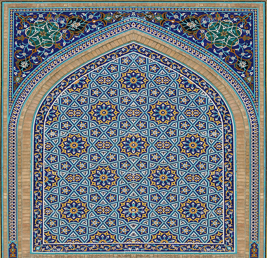 عکس با کیفیت محراب زیبا تزئین شده با نقوش هندسی و خطوط اسلیمی