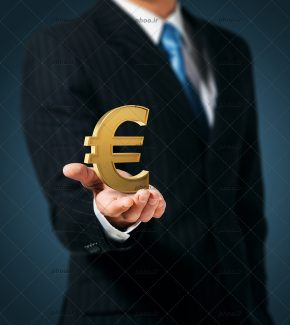 عکس با کیفیت نماد واحد یورو در دست مرد با کت و شلوار