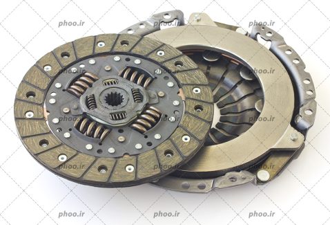 عکس با کیفیت قطعات داخلی موتور خودرو در پس زمینه سفید