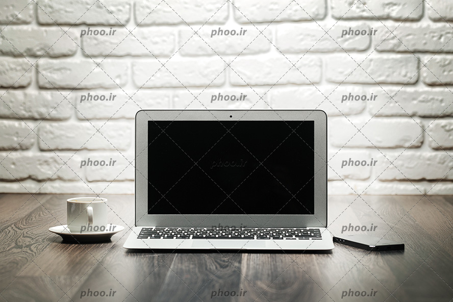 عکس با کیفیت لپ تاپ برای ساختن موکاپ و تبلیغات سایت