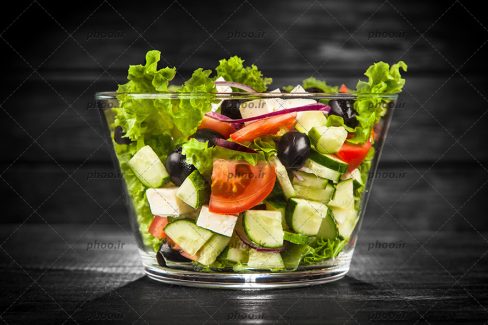 کاسه سالاد شامل کدو گوجه کاهو و…