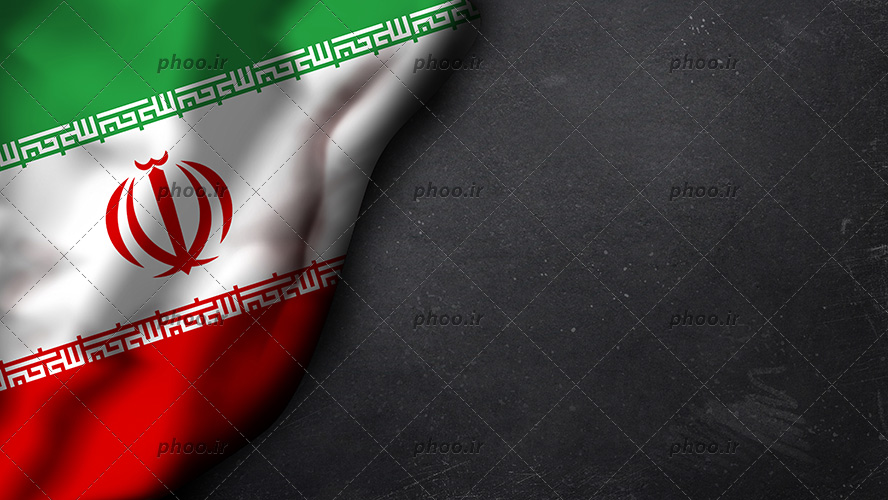 عکس نیمی از پرچم ایران روی زمین با چین های روی آن