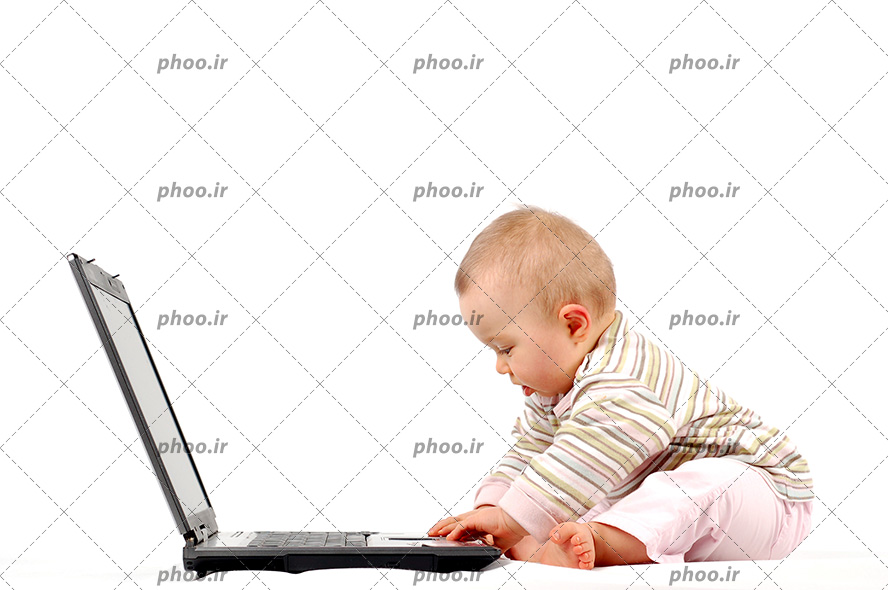 عکس فانتزی یک کودک در حال کار با لپ تاپ