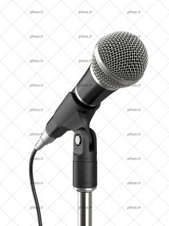 عکس با کیفیت میکفروفون با پایه در پس زمینه سفید
