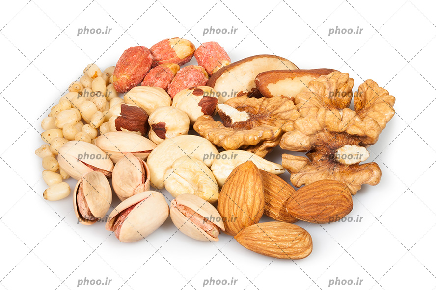 عکس با کیفیت آجیل‌های شور تازه و بسیار مقوی در بک گراند سفید