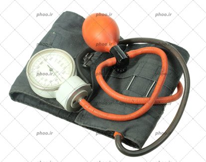 عکس با کیفیت دستگاه فشار خون در پس زمینه سفید