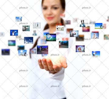 عکس با کیفیت مجموعه تصاویر متفاوت در دست خانم در پس زمینه سفید