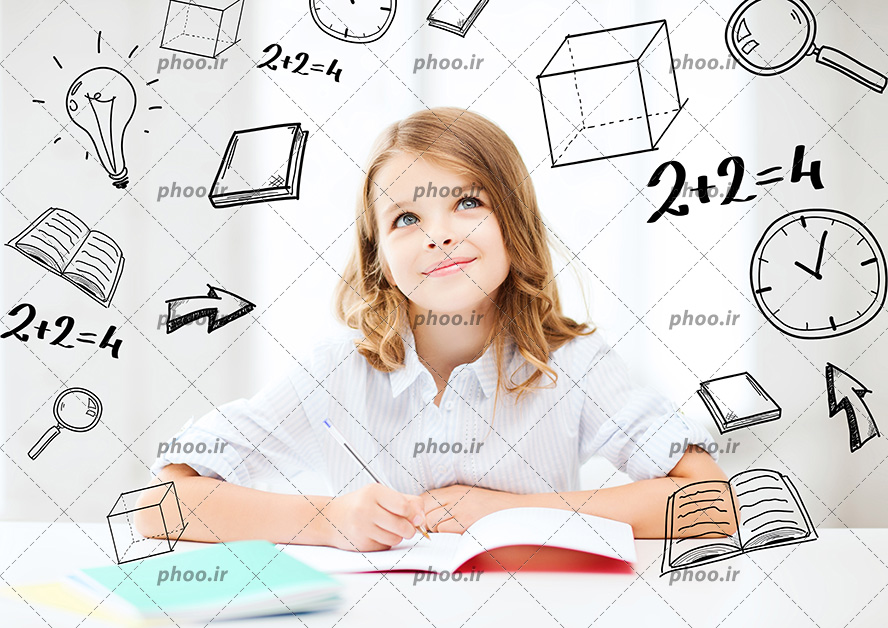 عکس با کیفیت کودک در حال فکر کردن به مسئله ریاضی و اشکال های مرتبط با ریاضی در اطراف سر او