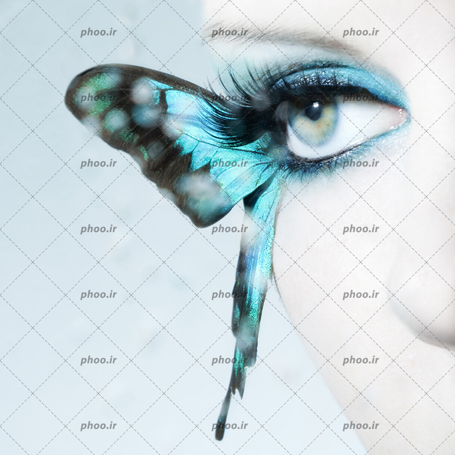عکس پرتره زن با آرایش چشم طراحی شده به شکل پروانه