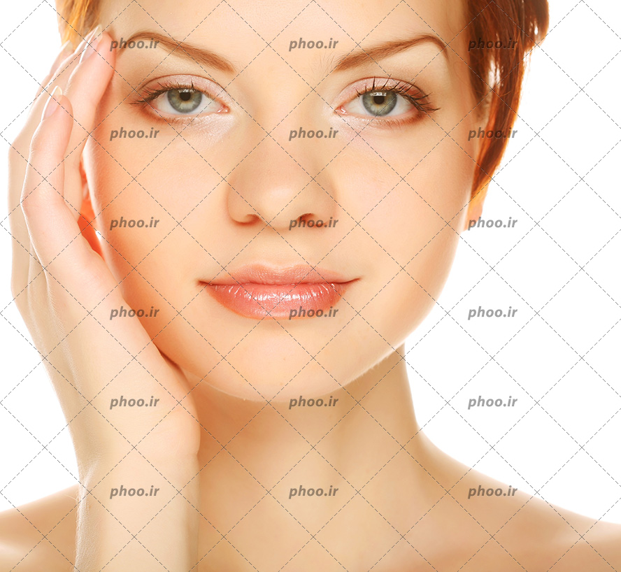 عکس چهره زن زیبایی با پوست تمیز و شاداب در پس زمینه سفید