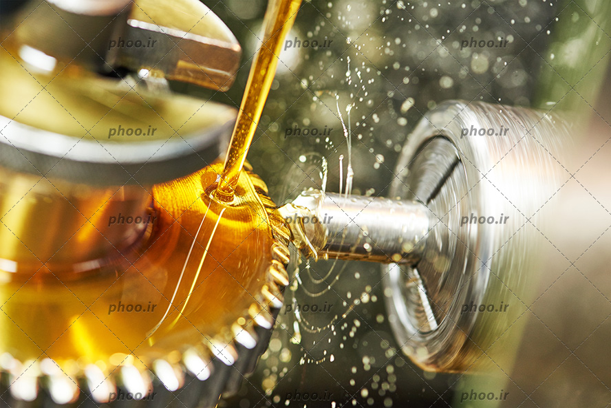 عکس سیستم های روغن کاری و روان کننده صنعتی از نمای نزدیک