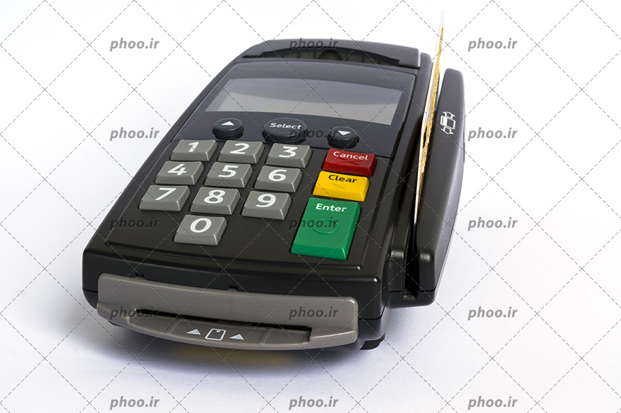 عکس با کیفیت کارت خوان و کارت اعتباری در پس زمینه سفید