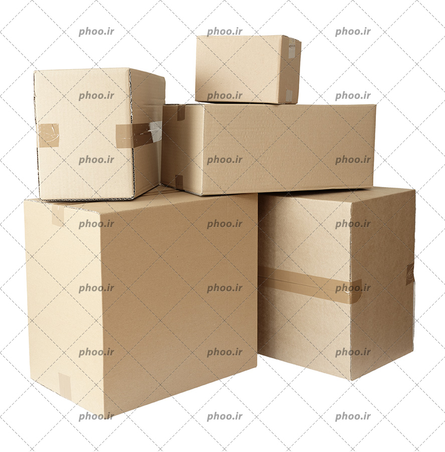 عکس تعدادی جعبه کارتن ساده کرم رنگ در ابعاد متفاوت با زمینه سفید