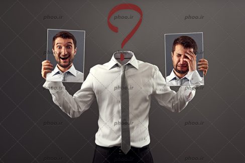 عکس مردی که میخواهد حالت غمگین یا خوشحال برای خود انتخاب کند
