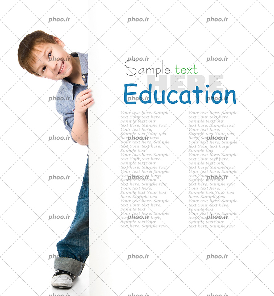 عکس با کیفیت پسر ایستاده پشت بنر با نوشته انگلیسی(education)
