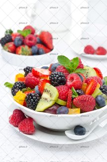 عکس میوه های رنگی تازه در کاسه سفید