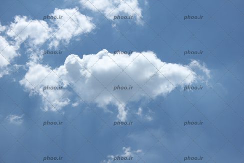 عکس زیبا آسمان آبی و ابر سفید قشنگ