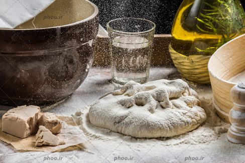 عکس خمیر کیک یا شیرینی یا نان و مواد اولیه