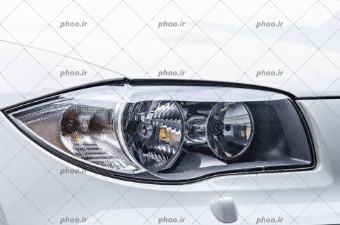 عکس چراغ ماشین سفید از نزدیک