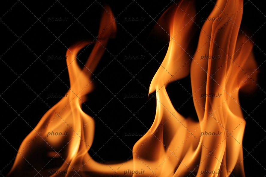 عکس آتش شعله ور آتشی با پس زمینه مشکی