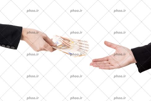 عکس تبادل پول بین دو نفر در پس زمینه سفید