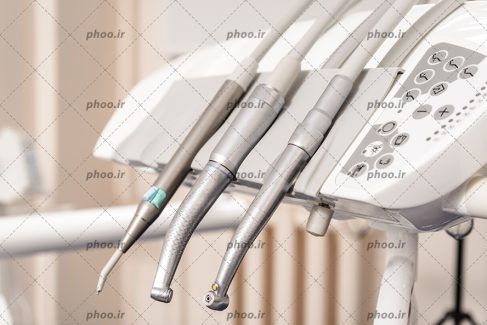 عکس وسایل دندانپزشکی کنار هم