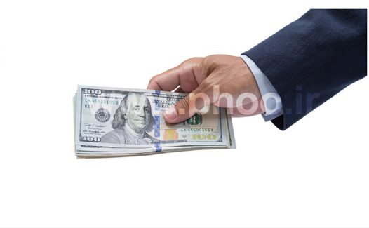 عکس پول نقد در دست انسان در پس زمینه سفید