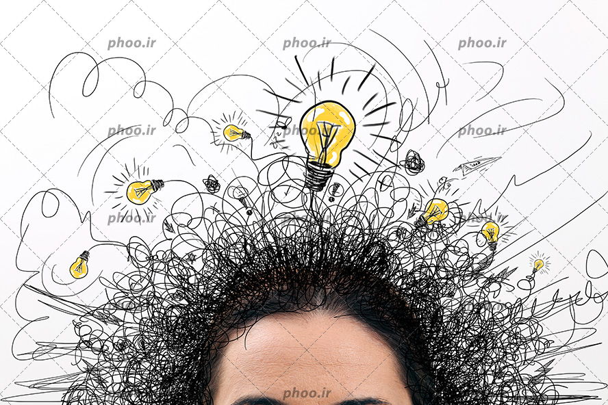 عکس یک سر با مو های نقاشی شده به همراه لامپ های نقاشی شده