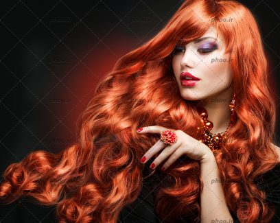عکس دختر زیبا با آرایش و مو های بلند موج دار قهوه ای و جواهرات