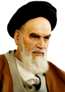 عکس با کیفیت چهره ی سه رخ امام خمینی (ره) در پس زمینه سفید به همراه عمامه مشکی و عبا قهوه ای