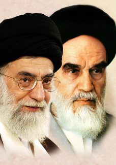 عکس با کیفیت چهره سه رخ امام خمینی و مقام معظم رهبری درکنار یکدیگر با عمامه های مشکی