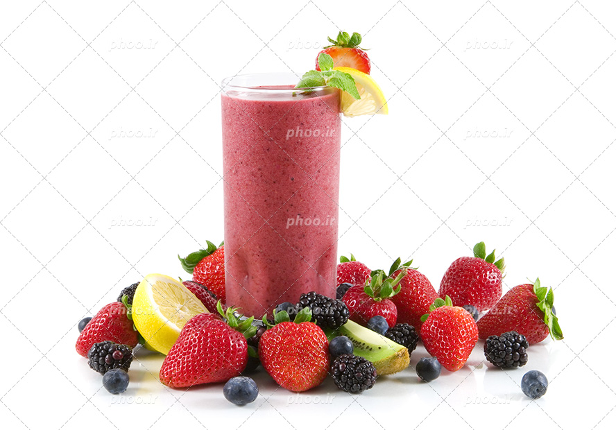 عکس با کیفیت زیبا آبمیوه میکس توت فرنگی و شاه توت و لیمو و کیوی و بلوبری