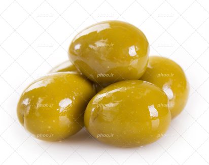 عکس با کیفیت بسیار زیبا زیتون های چیده شده بر روی یکدیگر