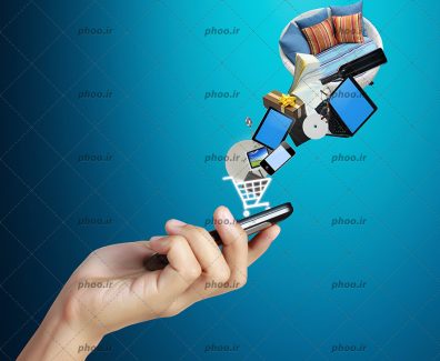 عکس با کیفیت گوشی در دست با سبد خریدی از لوازم خانه در پس زمینه آبی