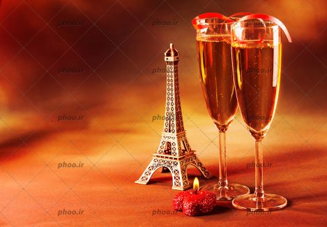 عکس با کیفیت شمع روشن طرح قلب قرمز رنگ