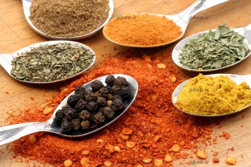 عکس ادویه های مختلف در ظرف های نقره ای