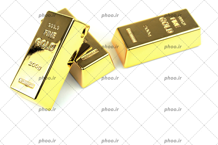 عکس با کیفیت سه عدد شمش طلای 200 گرمی در پس زمینه سفید