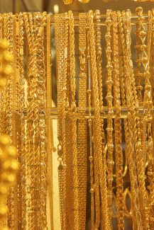 عکس گردنبند های طلا با مدل های مختلف از نمای نزدیک