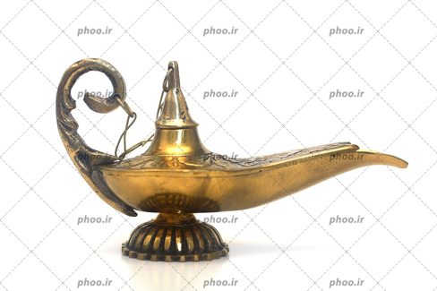 عکس با کیفیت چراغ جادوی برنزی قدیمی در پس زمینه سفید